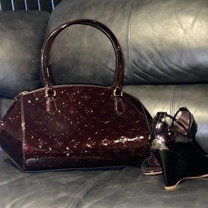 Louis Vuitton Amarante Monogram Vernis Sherwood GM Bag w/ matching wedge shoes